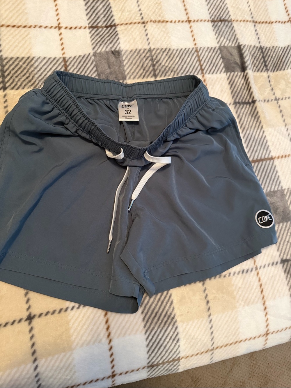 Cove Shorts with White Drawstring